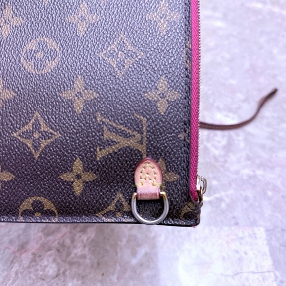 FINAL PRICE DROP!!! Authentic Louis Vuitton Monogram Wristlet - Picture 5 of 11